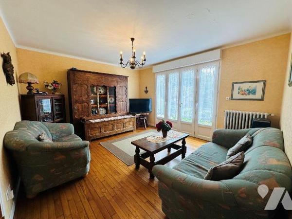 À vendre sur Perros-Guirec, ensemble immobilier composé de deux maisons avec garage et dépendan...
