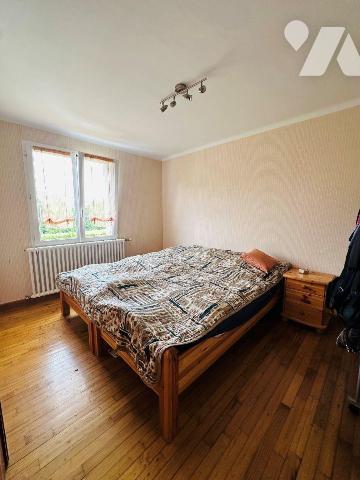 À vendre sur Perros-Guirec, ensemble immobilier composé de deux maisons avec garage et dépendan...