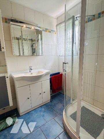 À vendre sur Perros-Guirec, ensemble immobilier composé de deux maisons avec garage et dépendan...