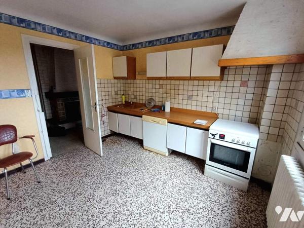 Maison avec terrain et dépendances