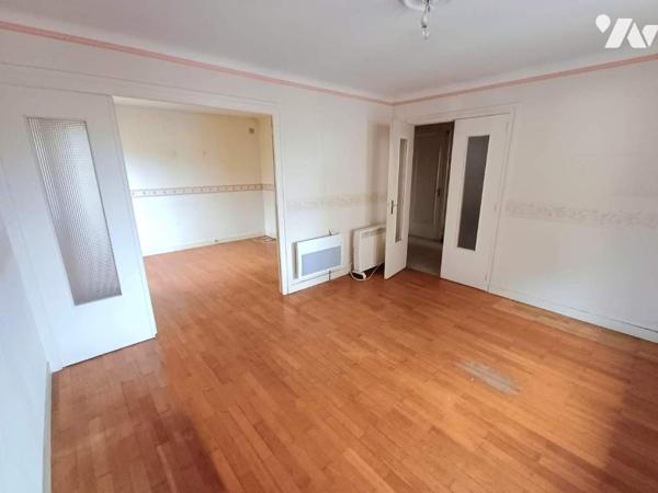 Maison avec terrain et dépendances