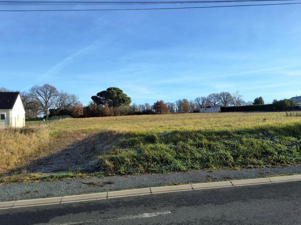 Terrain constructible à LE BLANC (36300)