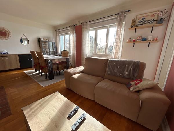 Appartement cosy entièrement rénové avec vue dégagée de 95.5 m² au coeur de Saint Rémy
