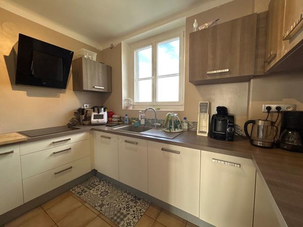 Appartement cosy entièrement rénové avec vue dégagée de 95.5 m² au coeur de Saint Rémy