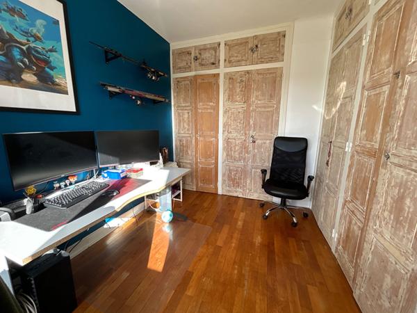 Appartement cosy entièrement rénové avec vue dégagée de 95.5 m² au coeur de Saint Rémy