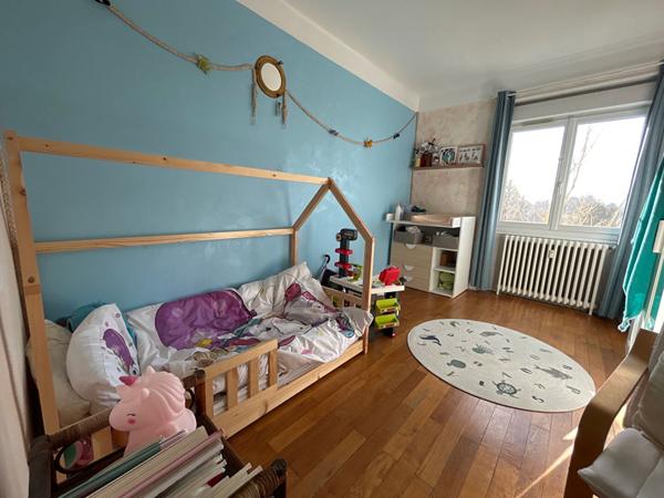 Appartement cosy entièrement rénové avec vue dégagée de 95.5 m² au coeur de Saint Rémy