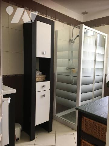 GRANDE MAISON D'HABITATION EN BON ÉTAT AVEC PISCINE ET AGREABLE TERRAIN ARBORÉ