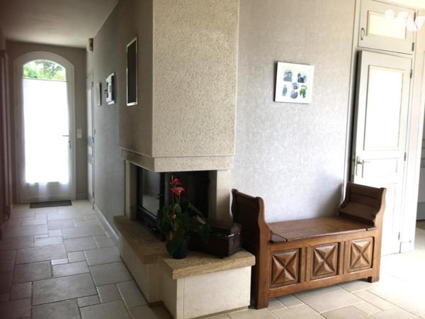 GRANDE MAISON D'HABITATION EN BON ÉTAT AVEC PISCINE ET AGREABLE TERRAIN ARBORÉ