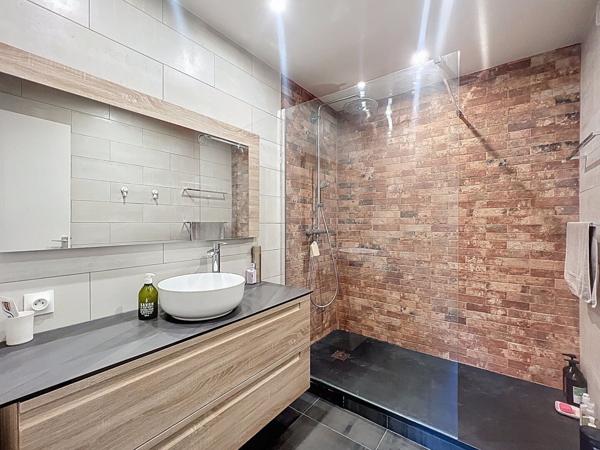 Appartement Suresnes 3 pièce(s) 77 m2