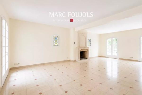 Lamorlaye – Maison de style Mansart – Piscine