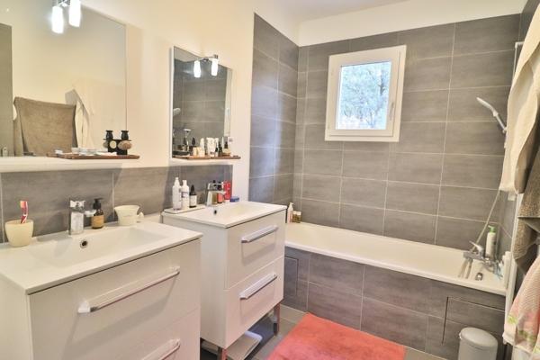 Saint Maximin: maison T5 de 2016: 125m2, garage, terrain 2500m2