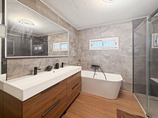 A VENDRE en exclusivité - Bas de villa T4 de 109 m² avec terrain d'environ 630 m² 13190 Allauch