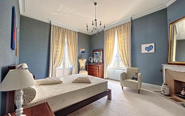 Maison à vendre    6 pièces •  Néris-les-Bains