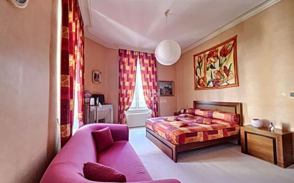 Maison à vendre    6 pièces •  Néris-les-Bains