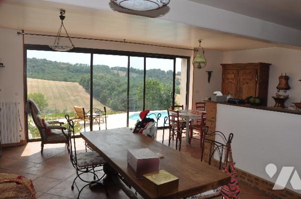 45 mns  TOULOUSE, maison 370m² et piscine sur 34 hectares de terres et bois, étang, 790.000 € CC.