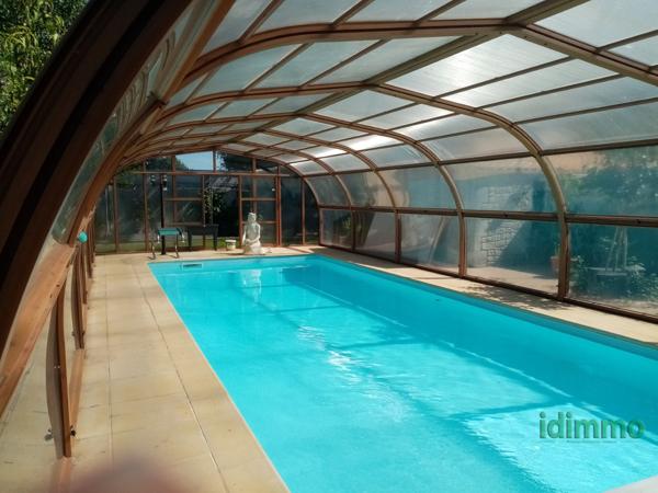 MAGNIFIQUE ENSEMBLE IMMOBILIER DE 350 M2, AVEC 2 LOGEMENTS , DANS UN LIEU RECHERCHE, AVEC PISCINE SUR UN TERRA La Rochelle (17000)