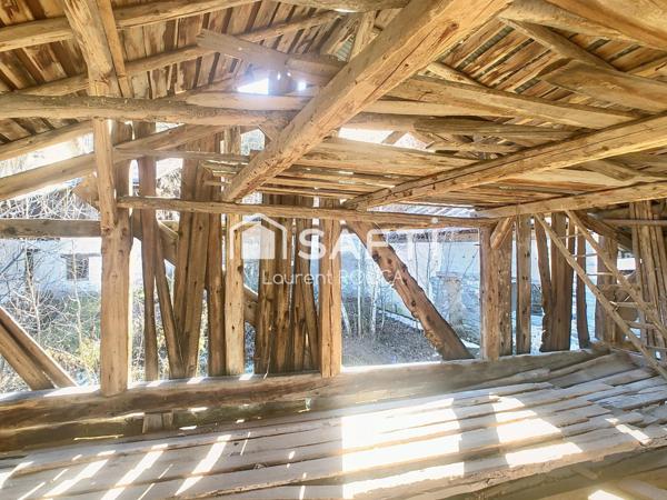 Chalet à Rénover entièrement avec permis accepté