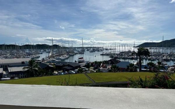 Appartement à vendre    2 pièces • 52 m2 Le Marin