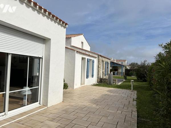 NOIRMOUTIER, PROCHE PORT ET PLAGE DE L'HERBAUDIERE