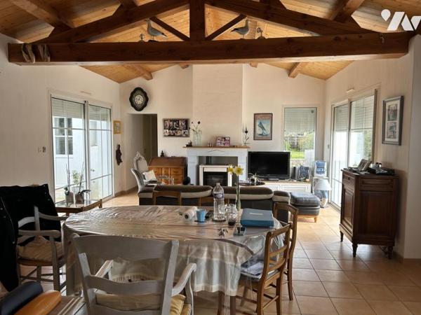 NOIRMOUTIER, PROCHE PORT ET PLAGE DE L'HERBAUDIERE