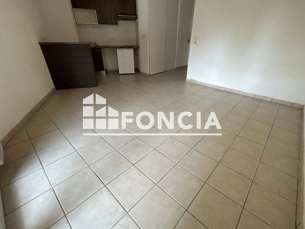 Location Studio 29.33 m² - RC - PORTE 13 Niort 79000