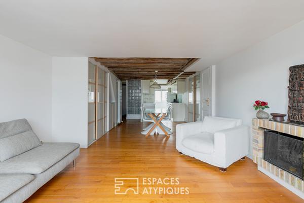 Duplex en dernier étage sous les toits au cœur du Haut Marais