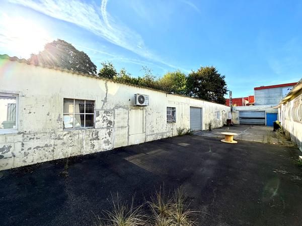 Entrepôt / Local industriel 422 m2
