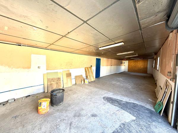 Entrepôt / Local industriel 422 m2