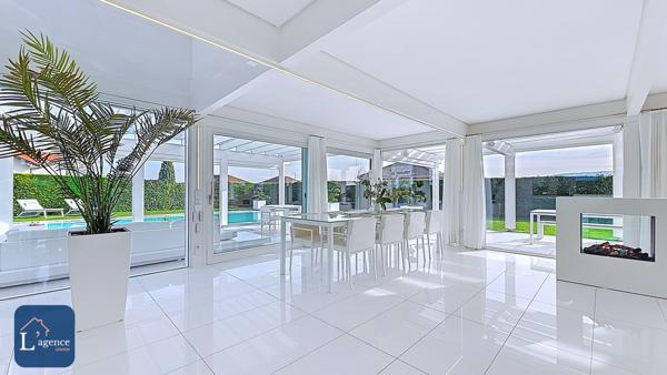 Villa d’Exception à Prévessin-Moëns 01280 – 257 m², Piscine, Sous-Sol Aménagé & Prestations Haut de Gamme