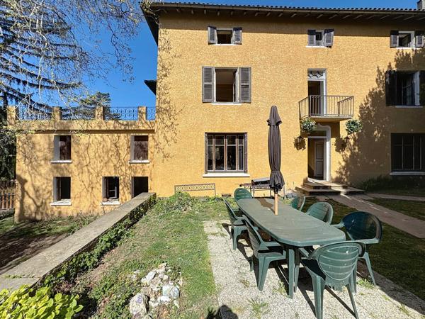 Reyrieux (01600) RARETÉ À REYRIEUX – DOMAINE D’EXCEPTION À RÉNOVER AU CŒUR DU VILLAGE