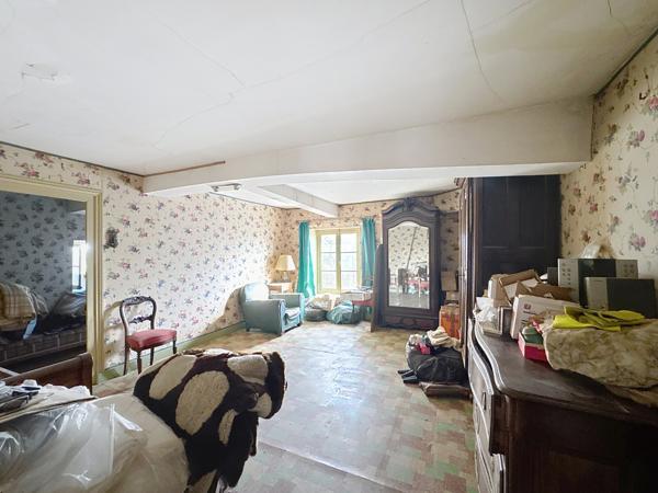 Reyrieux (01600) RARETÉ À REYRIEUX – DOMAINE D’EXCEPTION À RÉNOVER AU CŒUR DU VILLAGE