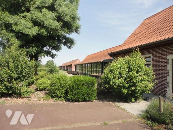 A VENDRE sur BAILLEUL dans le NORD (59) - sur et avec un terrain de plus de 2.5 hectares- Très ...