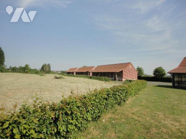 A VENDRE sur BAILLEUL dans le NORD (59) - sur et avec un terrain de plus de 2.5 hectares- Très ...