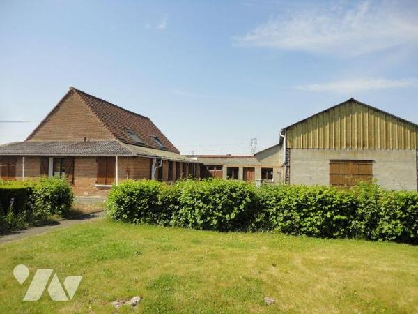 A VENDRE sur BAILLEUL dans le NORD (59) - sur et avec un terrain de plus de 2.5 hectares- Très ...