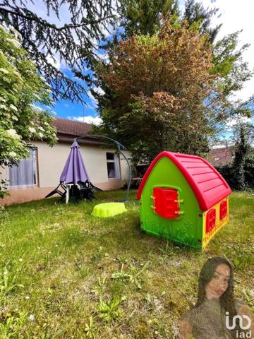 Maison 8 pièces de 140 m² à Saint-Dié-des-Vosges (88100)