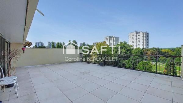 APPARTEMENT 3 PIÈCES AVEC GRANDE TERRASSE