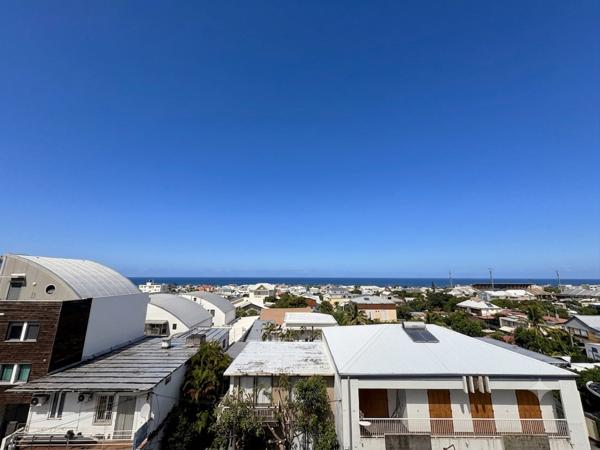 Beau Triplex Centre-ville Saint-Pierre