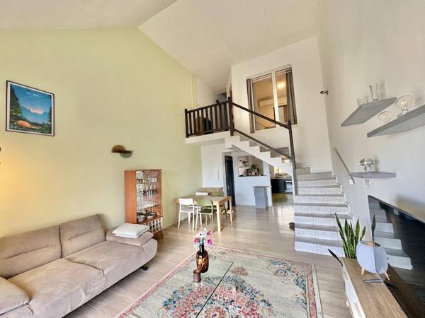 Beau Triplex Centre-ville Saint-Pierre