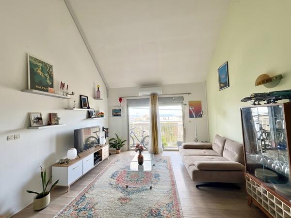 Beau Triplex Centre-ville Saint-Pierre