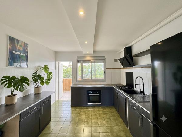 Beau Triplex Centre-ville Saint-Pierre