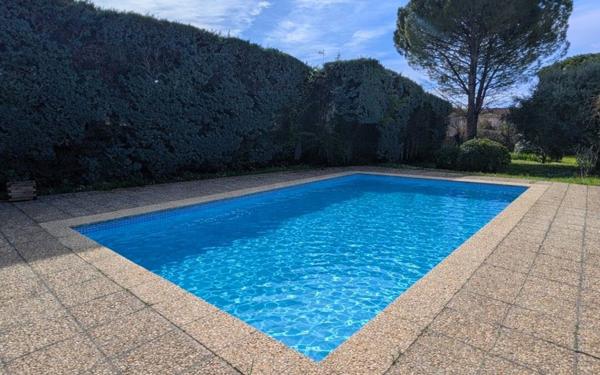 Maison à vendre    7 pièces •  Carpentras