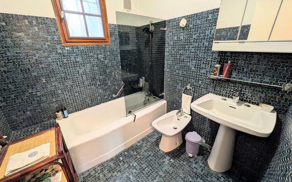 Maison à vendre    7 pièces •  Carpentras