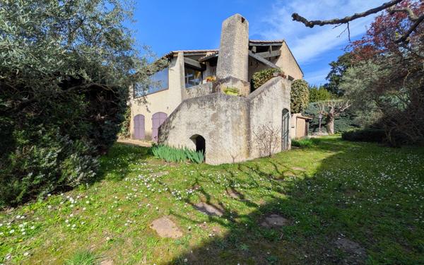 Maison à vendre    7 pièces •  Carpentras