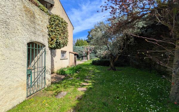 Maison à vendre    7 pièces •  Carpentras