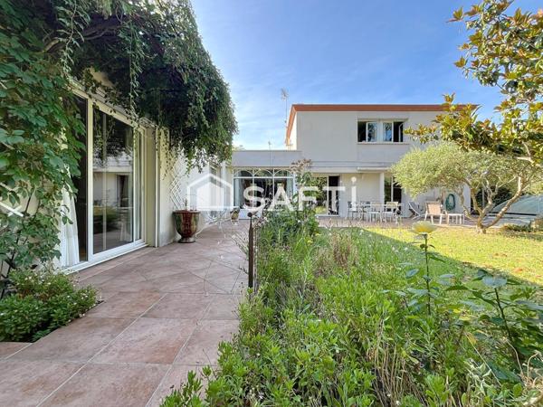 VILLA D’ARCHITECTE de 209 m2 et son Magnifique PARC !!