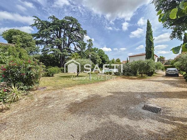 VILLA D’ARCHITECTE de 209 m2 et son Magnifique PARC !!