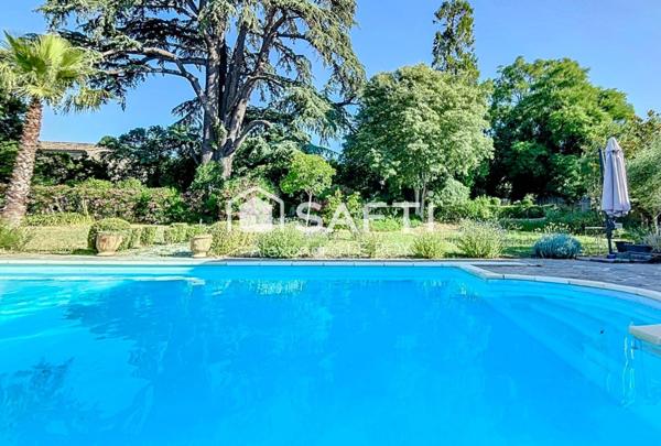 VILLA D’ARCHITECTE de 209 m2 et son Magnifique PARC !!