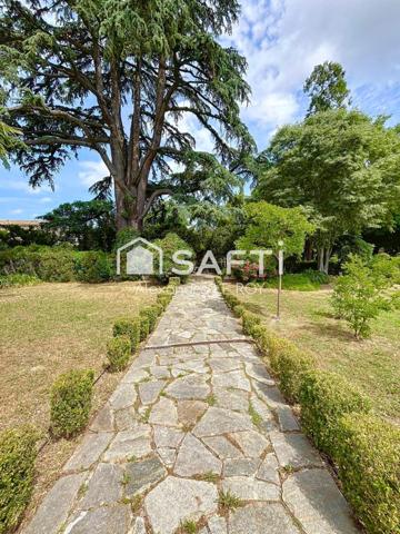 VILLA D’ARCHITECTE de 209 m2 et son Magnifique PARC !!