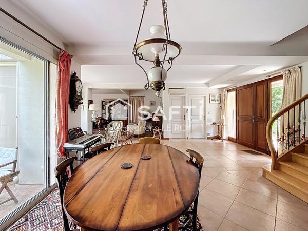 VILLA D’ARCHITECTE de 209 m2 et son Magnifique PARC !!