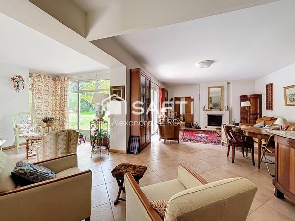 VILLA D’ARCHITECTE de 209 m2 et son Magnifique PARC !!